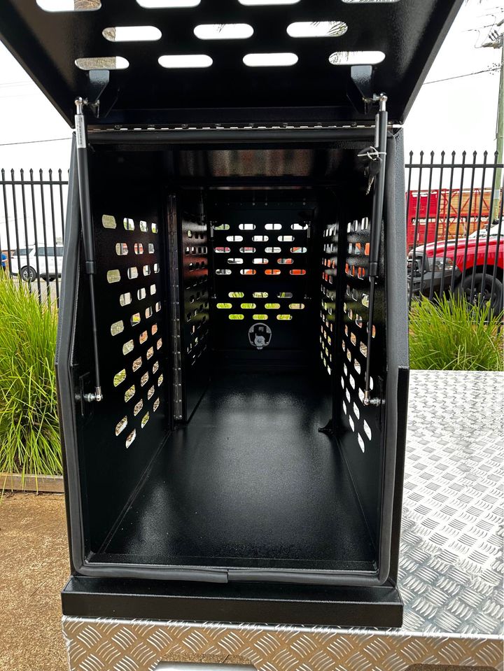 STAFFORD INDUSTRIAL (FULL DOGBOX) 600MM X 1780MM X 860MM BLACK