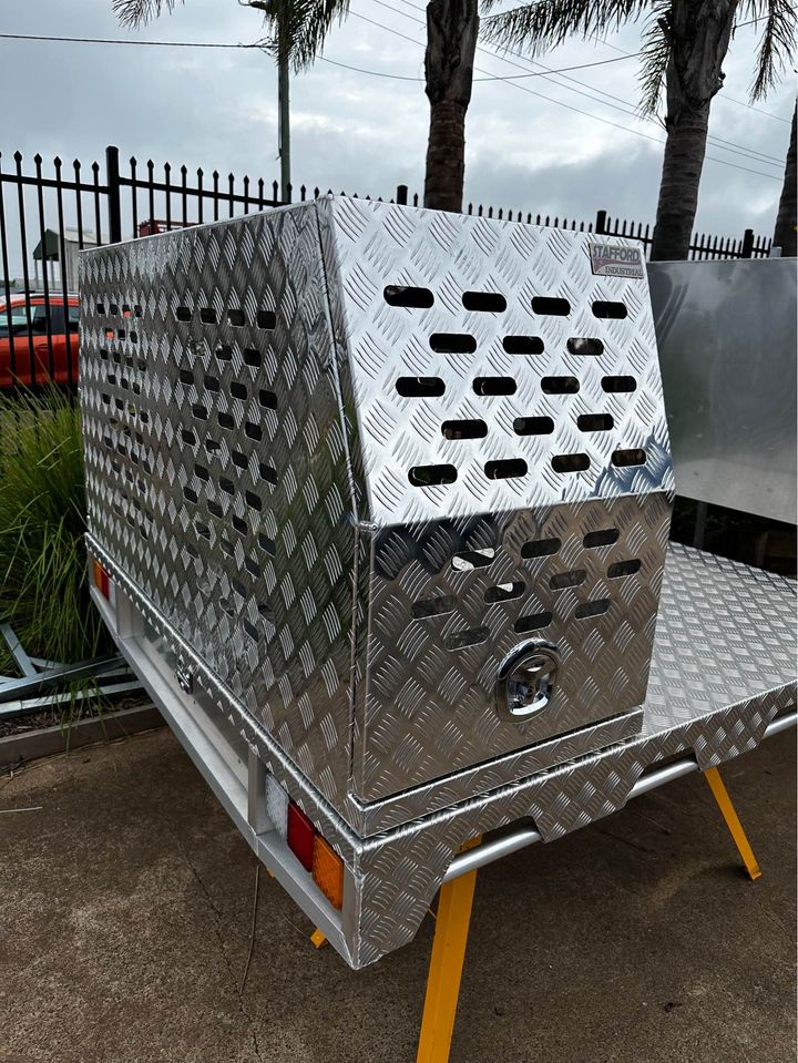 STAFFORD INDUSTRIAL (FULL DOGBOX) 600MM X 1780MM X 860MM CHECKER PLATE