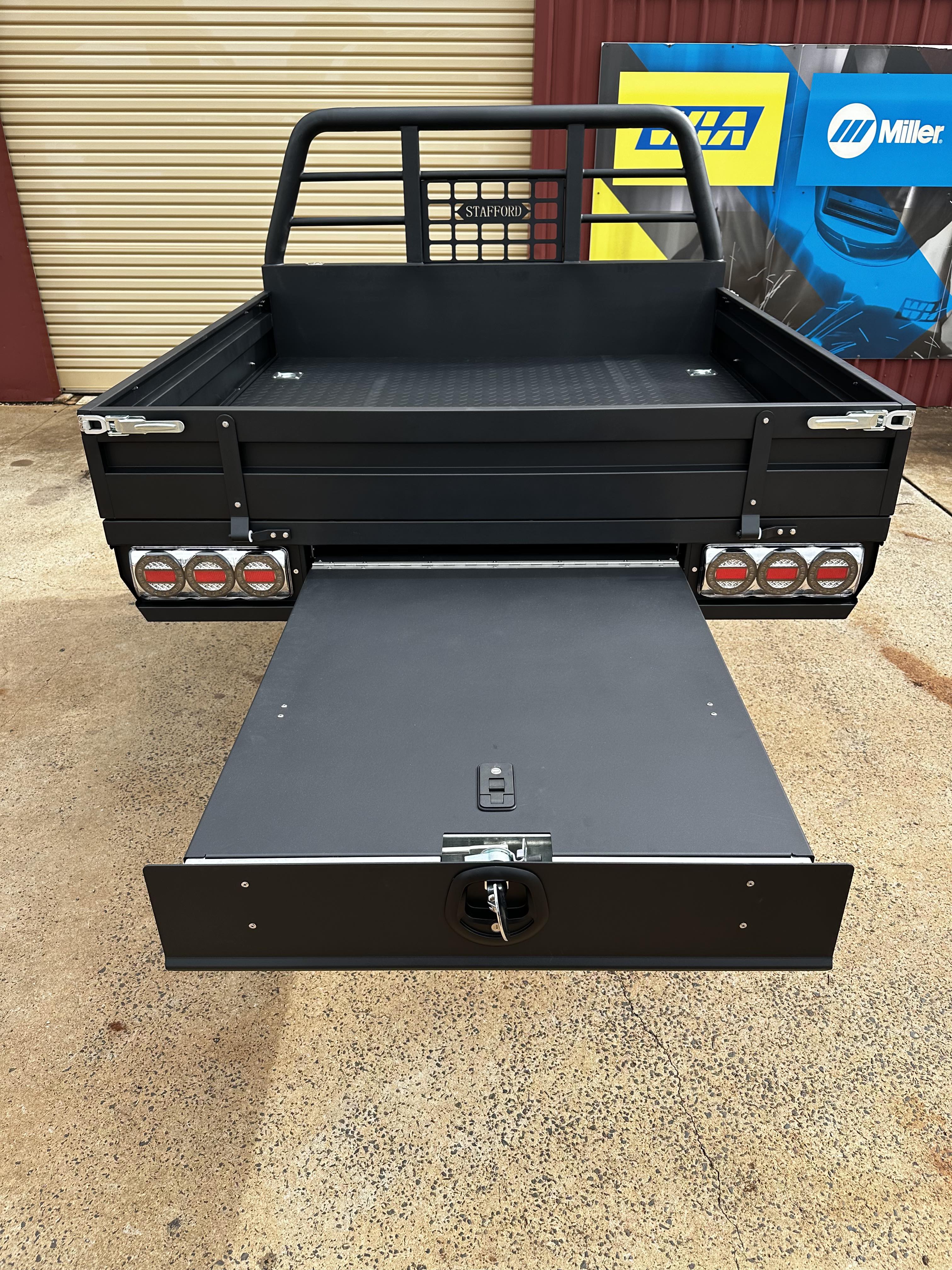 STAFFORD INDUSTRIAL 1800MM STEEL UTE TRAY PACKAGE BLACK TRAY5