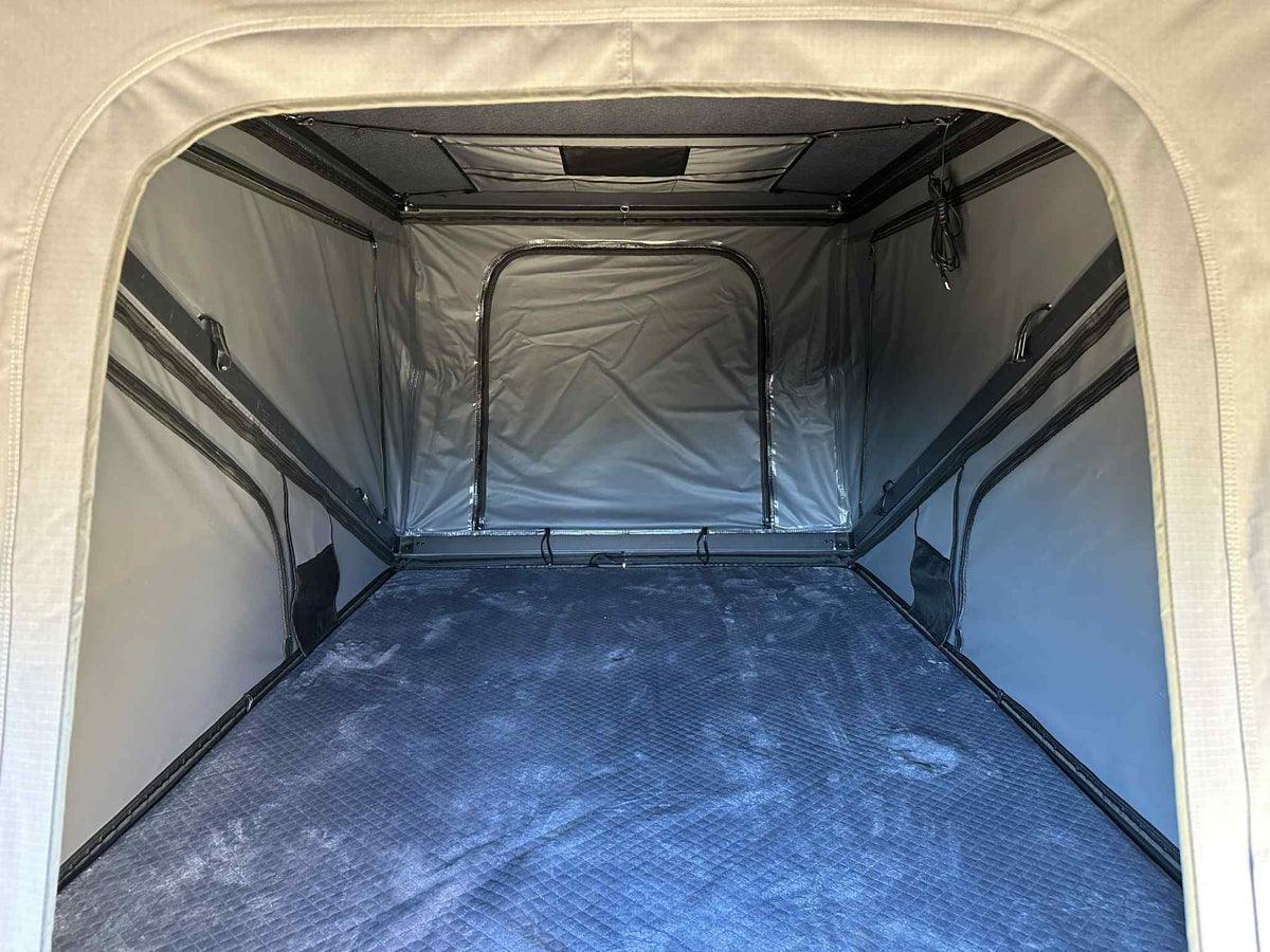 ROOF TOP TENT 5CM MATTRESS 60CM LED LIGHT OPENING 210X142X120CM