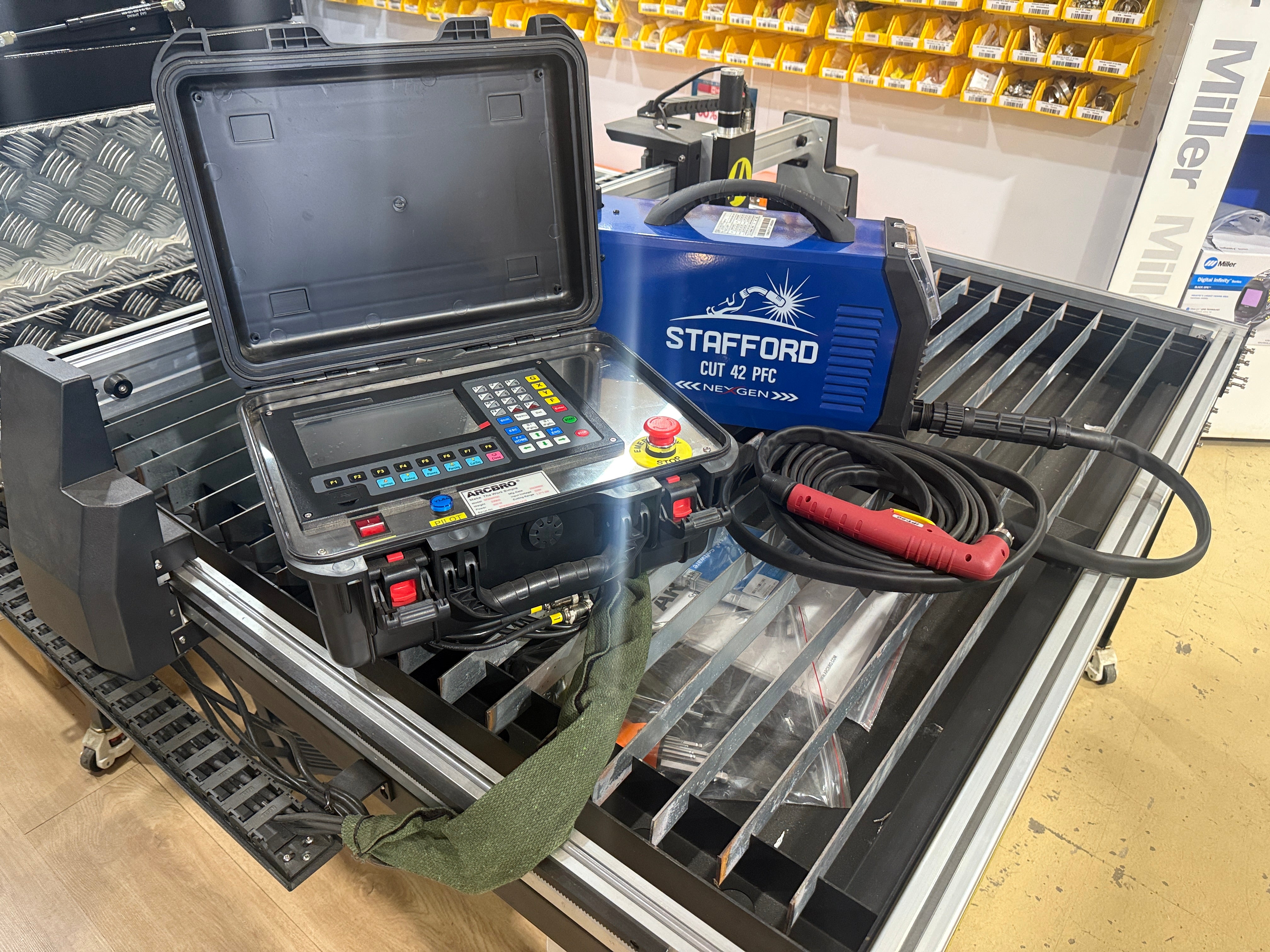 CNC TABLE PLUS STAFFORD CUT 42 PFC PLASMA CUTTER