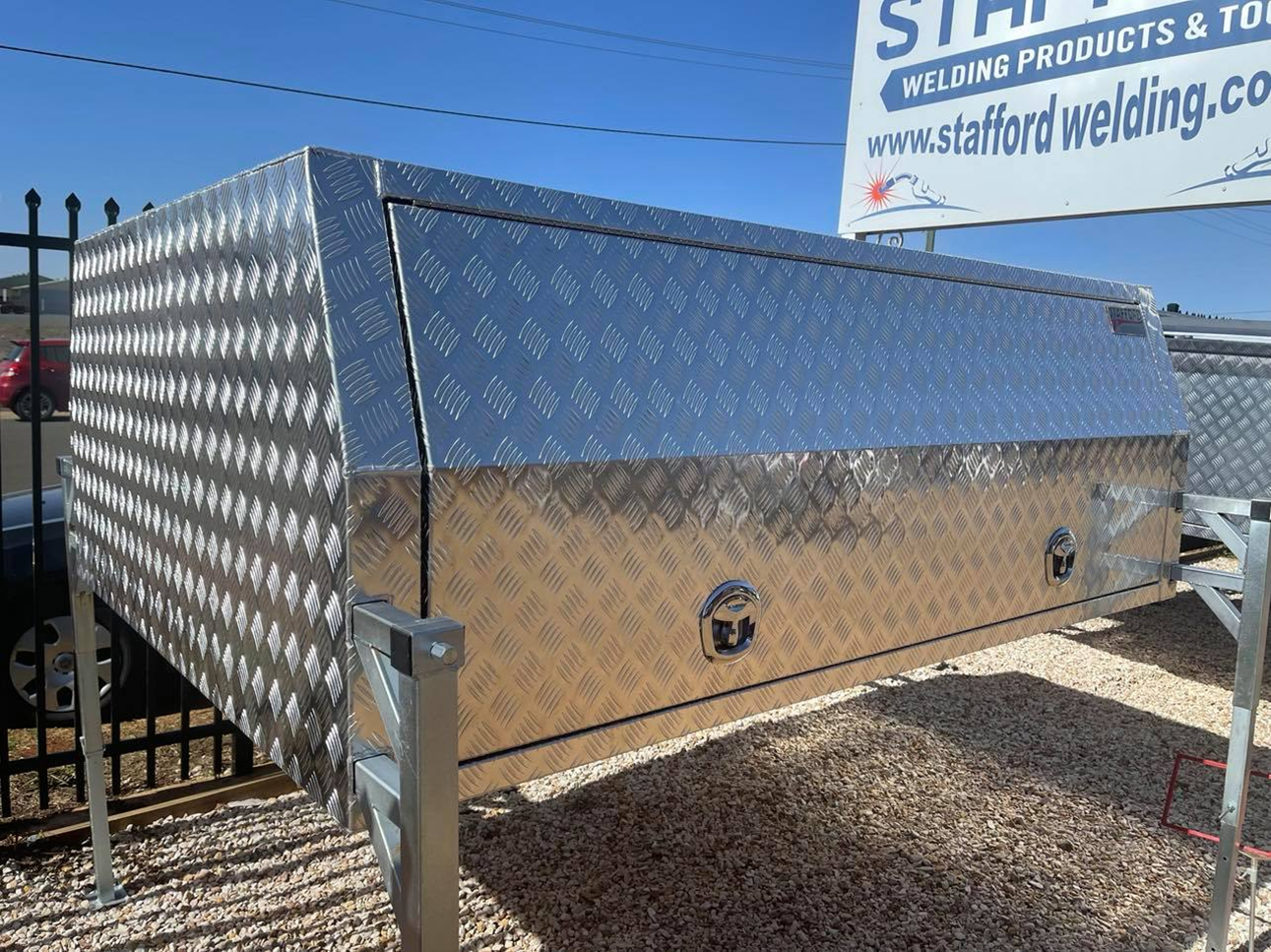 STAFFORD INDUSTRIAL CANOPY 2400X860X1780 CHECKER PLATE 3MM 3 DOORS