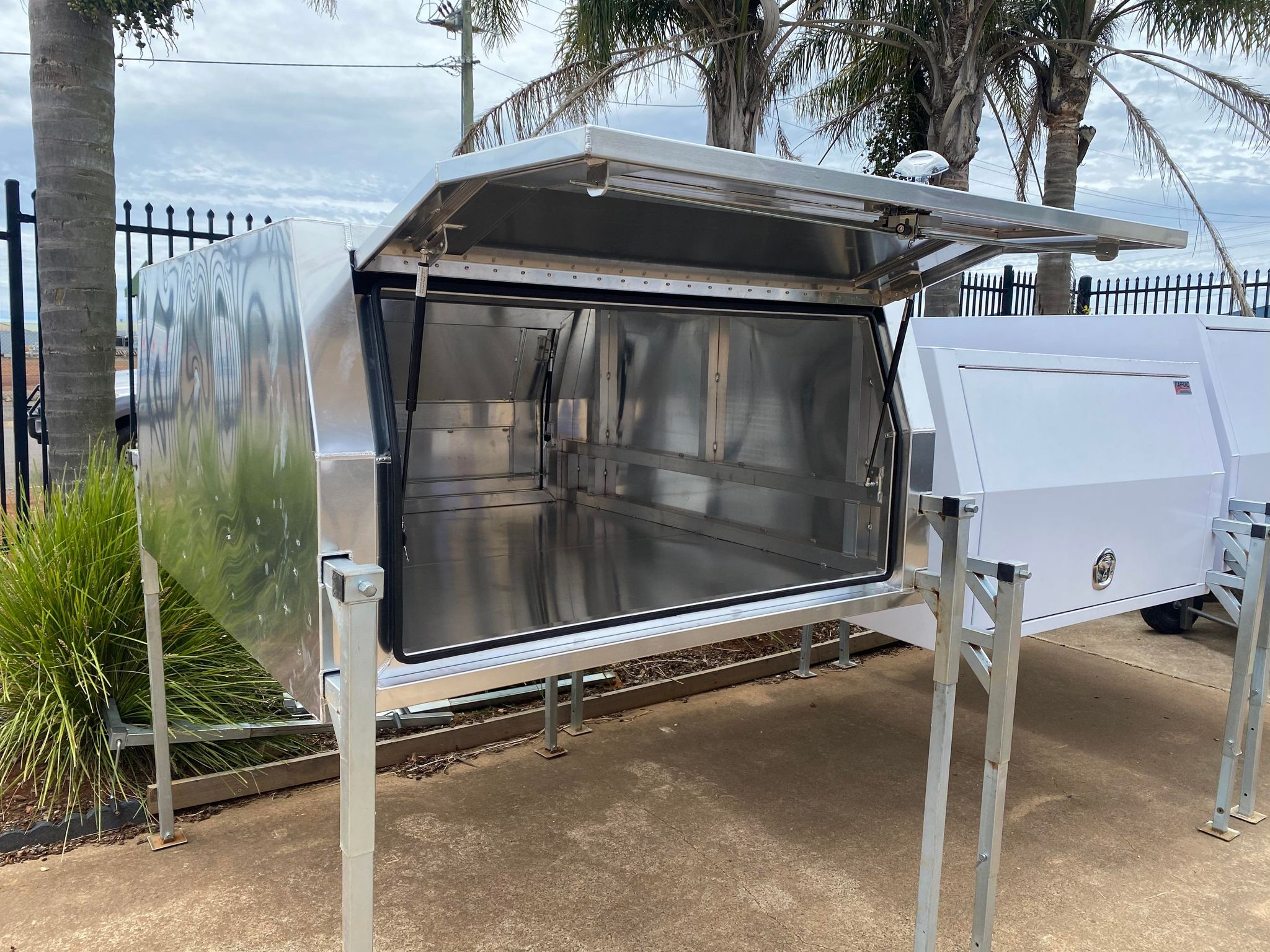 STAFFORD INDUSTRIAL UTE CANOPY 1600MM X 1780MM X 860MM ALU FLAT 2 DOOR
