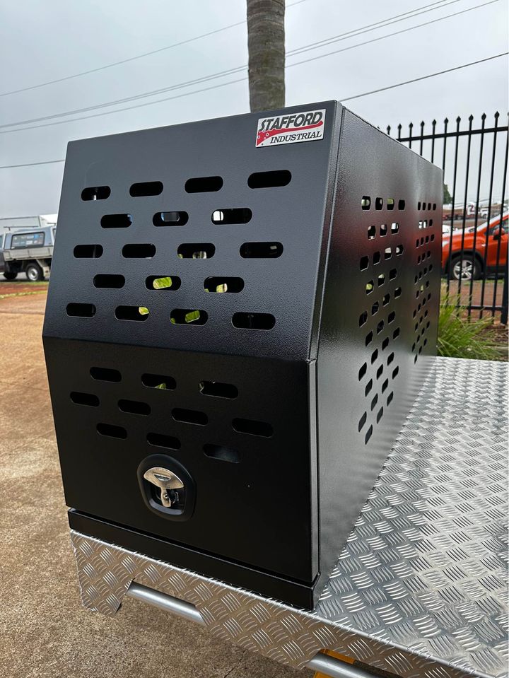 STAFFORD INDUSTRIAL (FULL DOGBOX) 600MM X 1780MM X 860MM BLACK