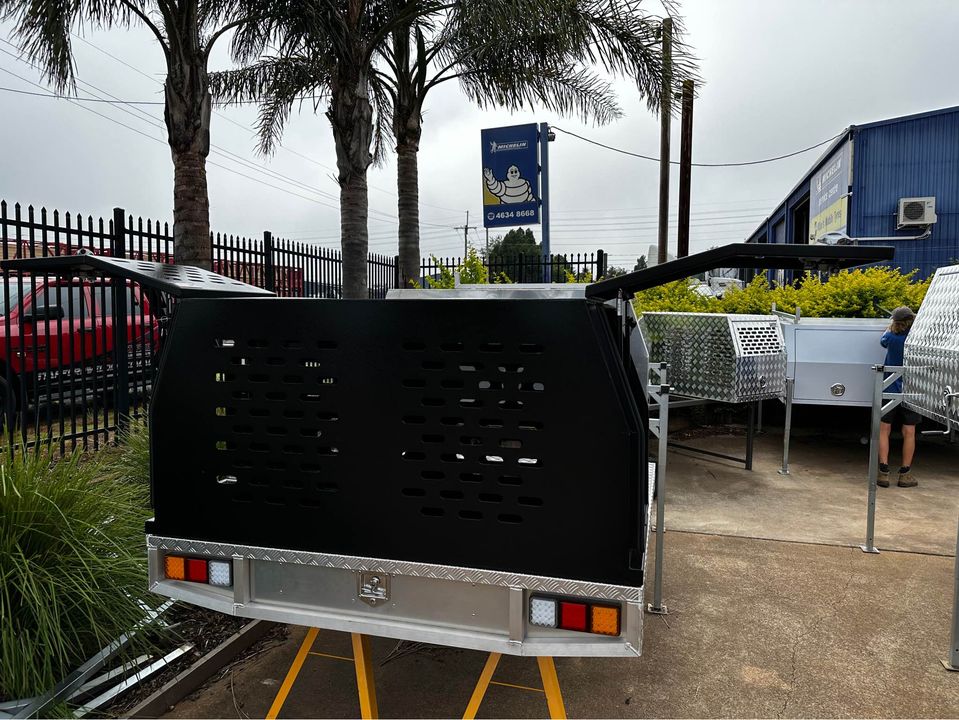 STAFFORD INDUSTRIAL (FULL DOGBOX) 600MM X 1780MM X 860MM BLACK
