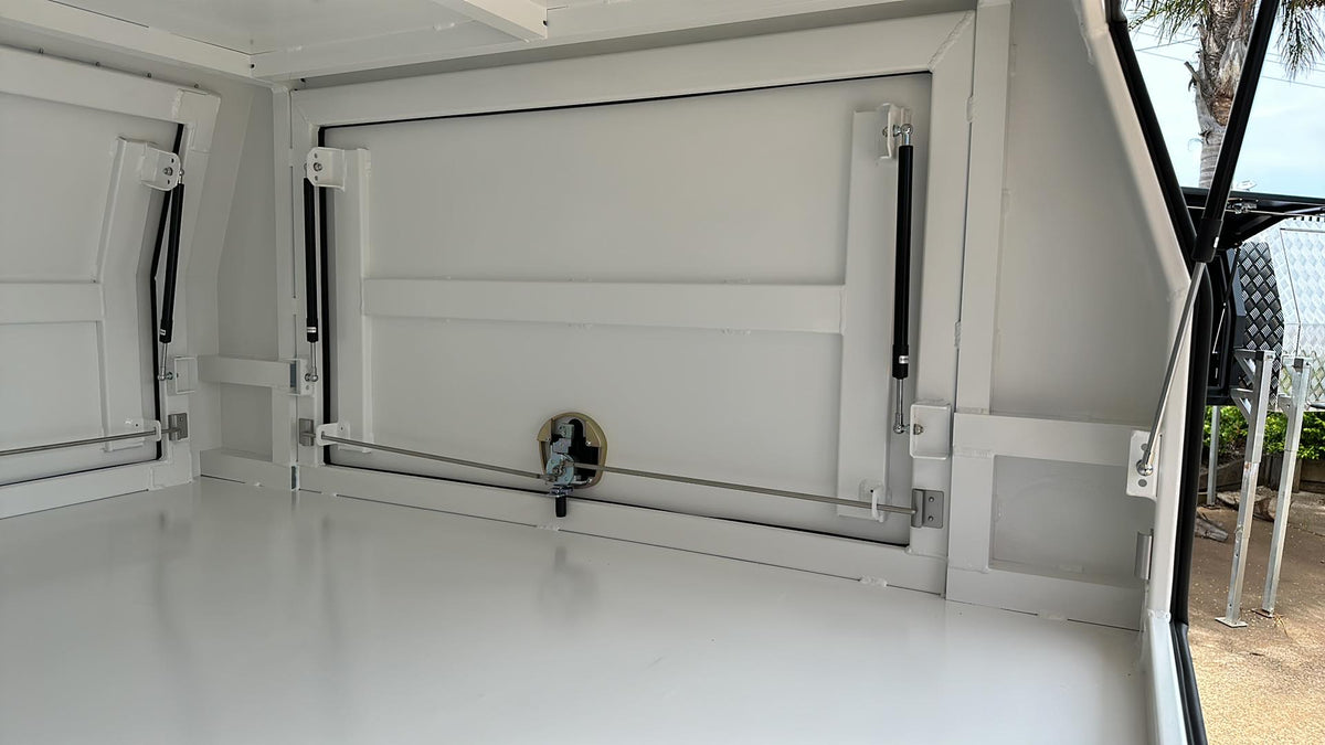 STAFFORD INDUSTRIAL CANOPY 3 DOOR WHITE 1800 x 1780 x 860MM 3MM
